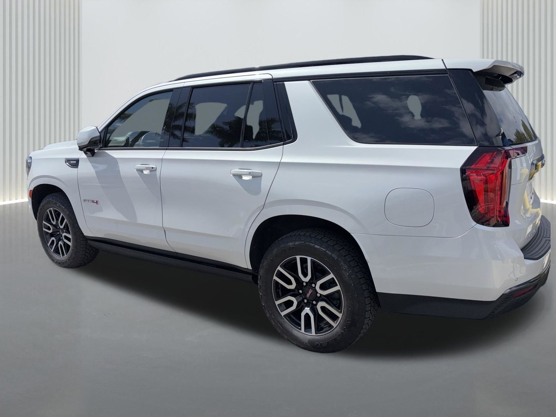 Used 2021 GMC Yukon AT4 w/ AT4 Premium Package image 16