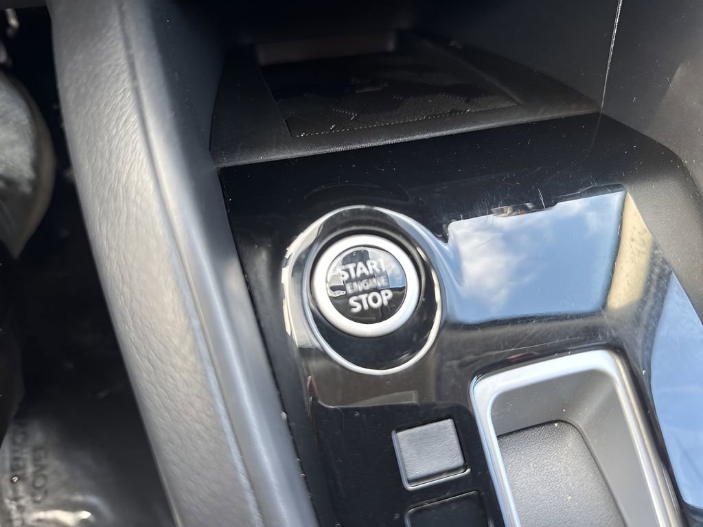 Used 2025 Nissan Versa SV image 19