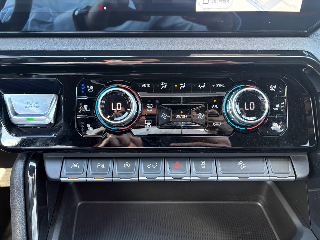 Used 2025 GMC Sierra 1500 AT4 w/ AT4 Premium Package image 24