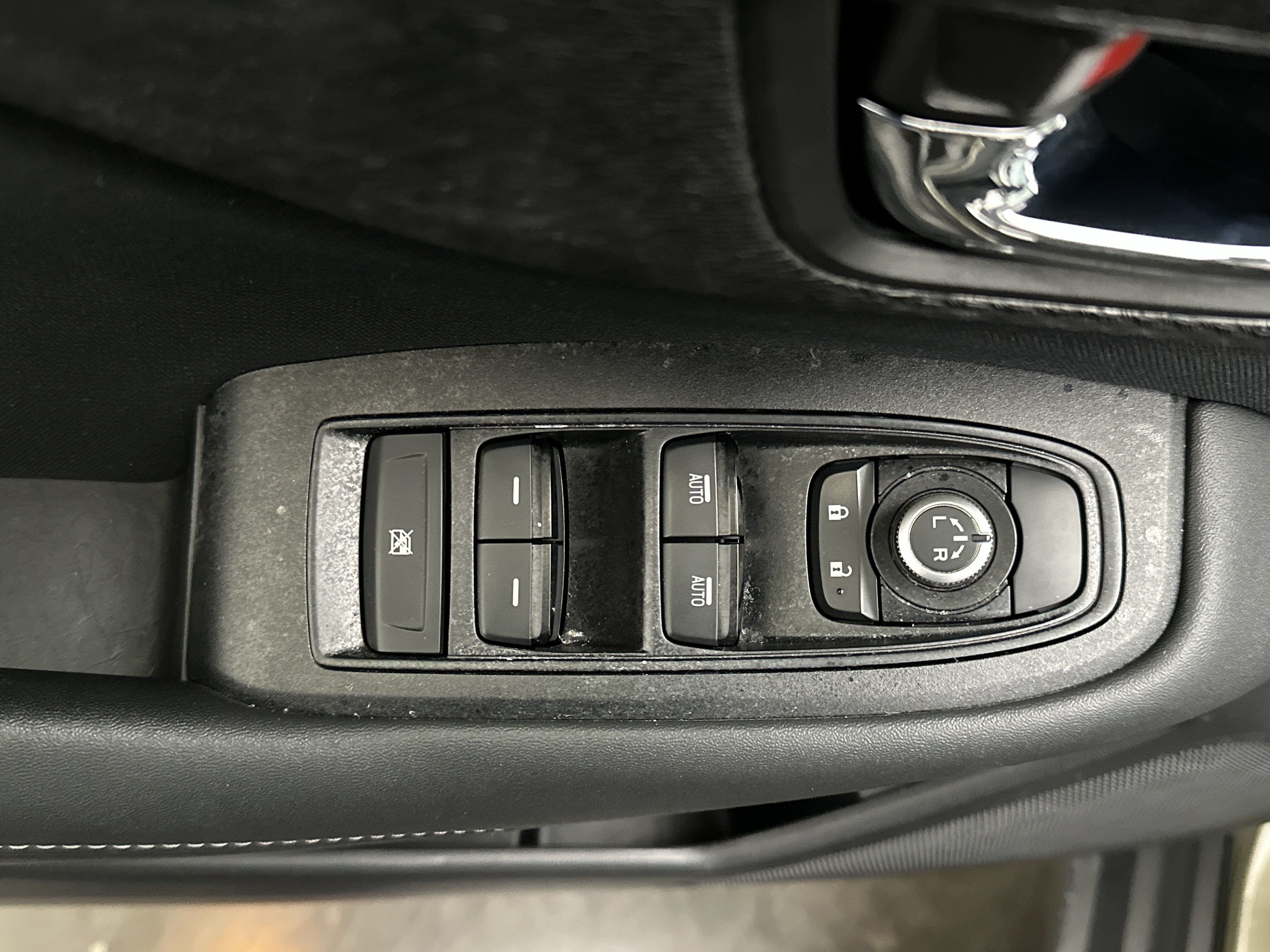 Used 2024 Subaru Outback Premium AWD/4WD image 18