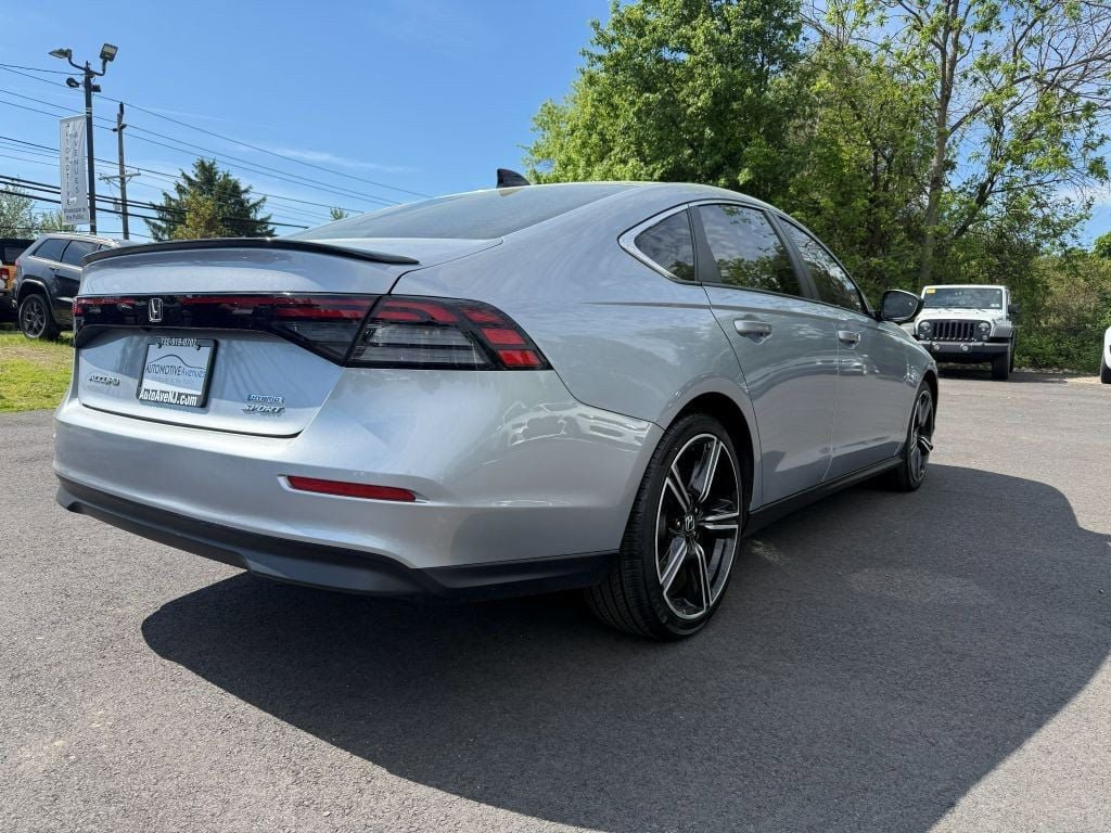 Used 2023 Honda Accord Sport image 3