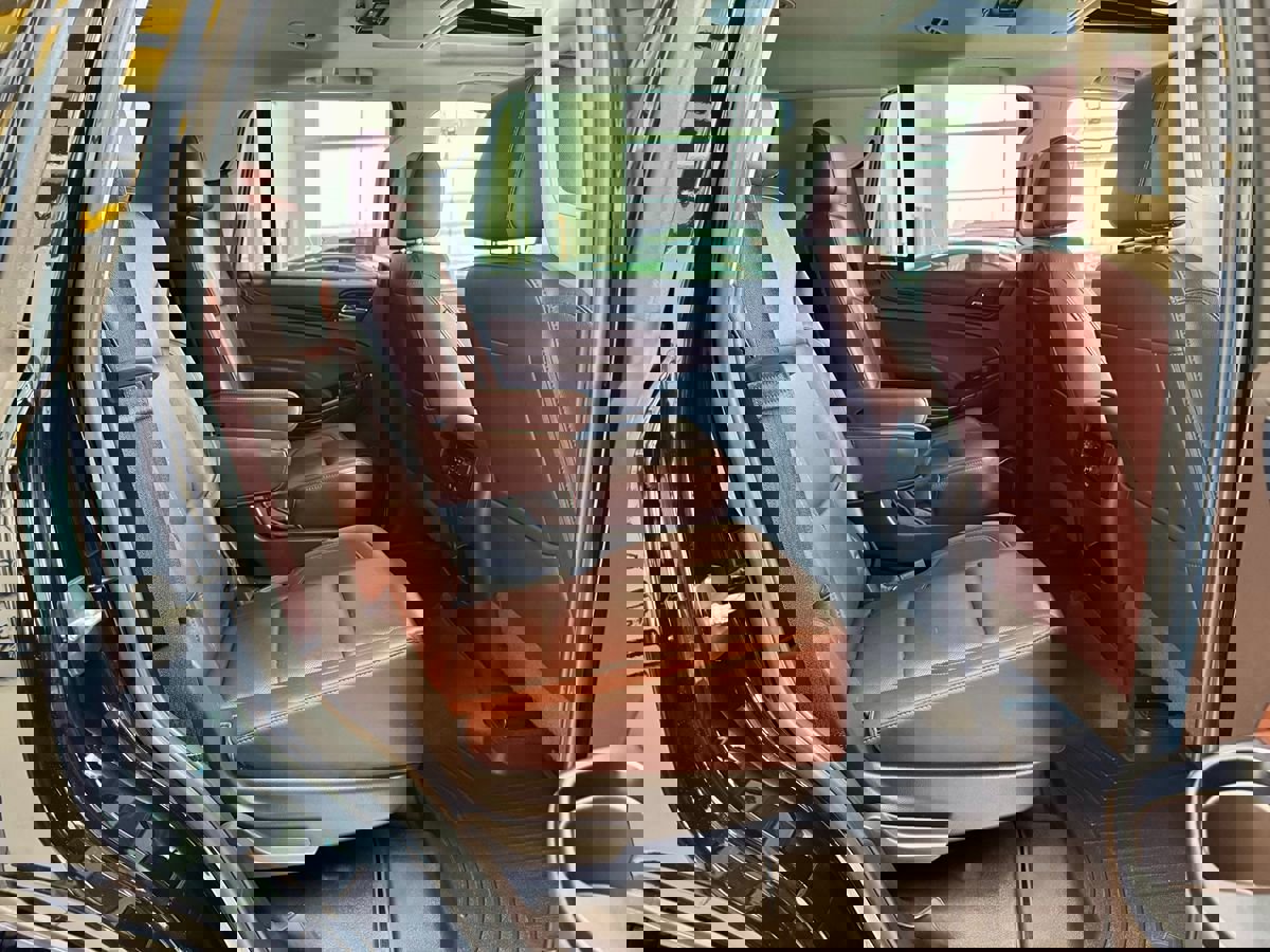 Used 2018 Chevrolet Tahoe Premier image 43