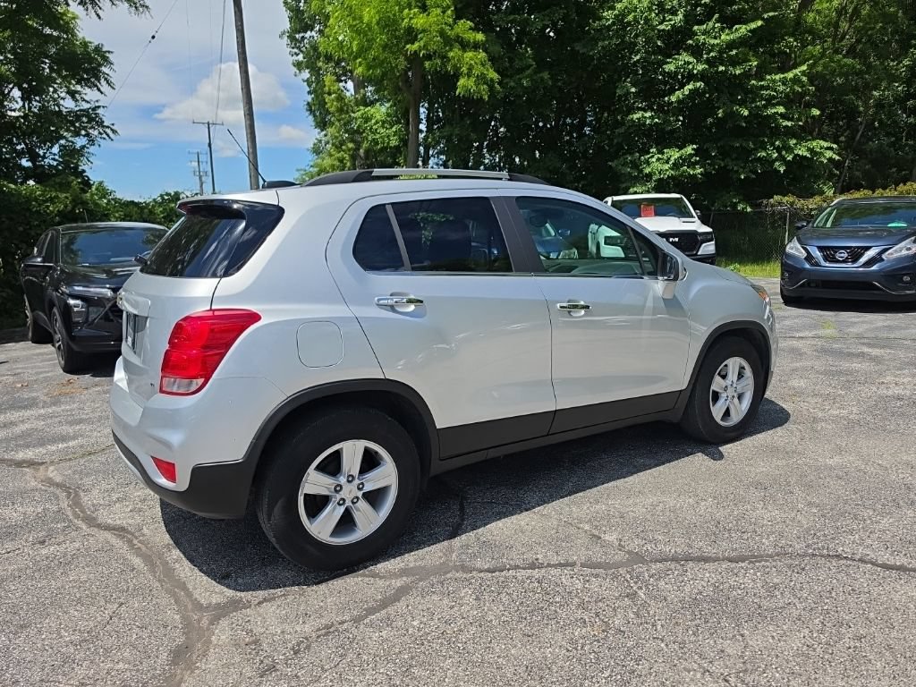 Used 2017 Chevrolet Trax LT w/ LT Convenience Package FWD image 5