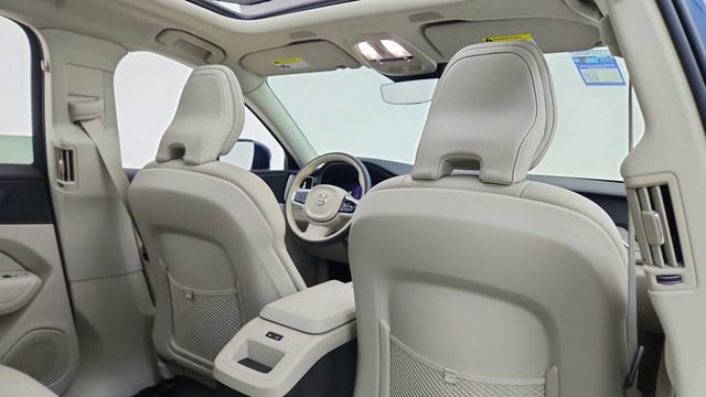 Used 2023 Volvo XC60 B5 Plus w/ Climate Package image 26