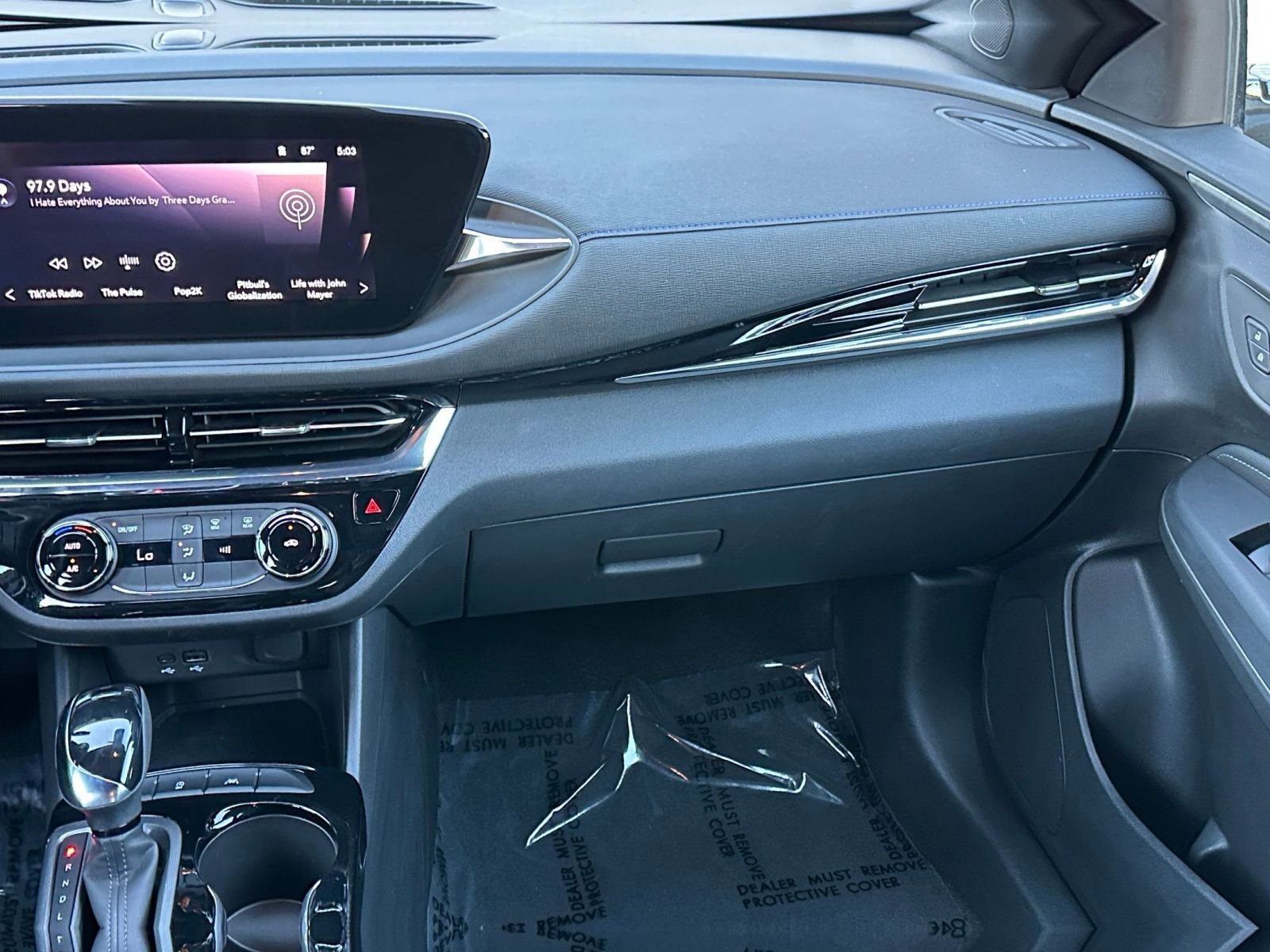 Used 2025 Buick Envista Sport Touring image 33