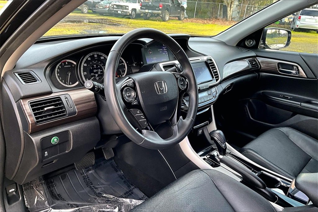 Used 2017 Honda Accord EX-L image 19