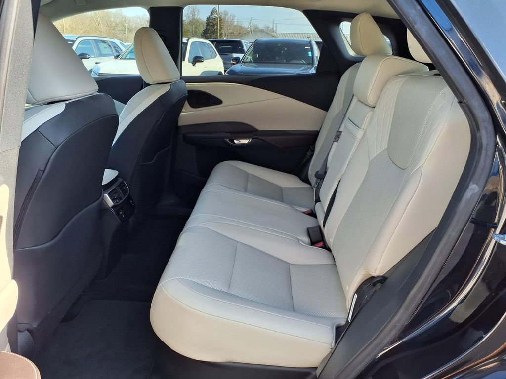 Used 2024 Lexus RX 350 FWD w/ Technology Package image 10