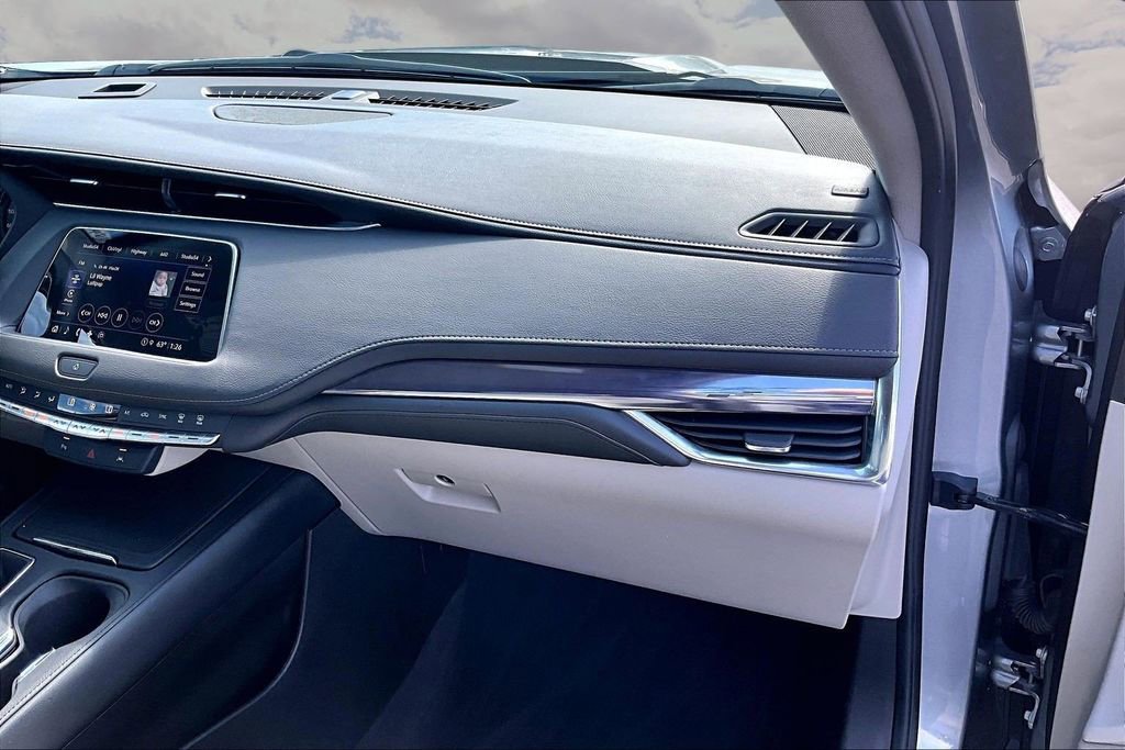 Certified 2023 Cadillac XT4 Luxury w/ Driver Awareness Package image 26
