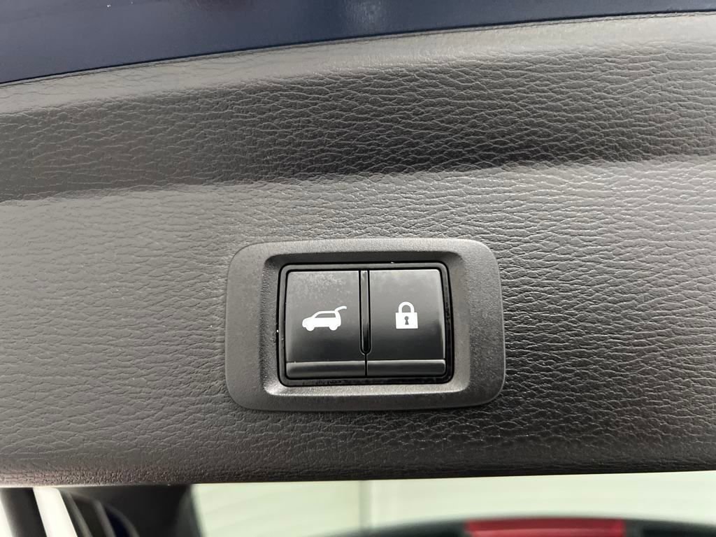 Used 2023 Mitsubishi Outlander SE image 40