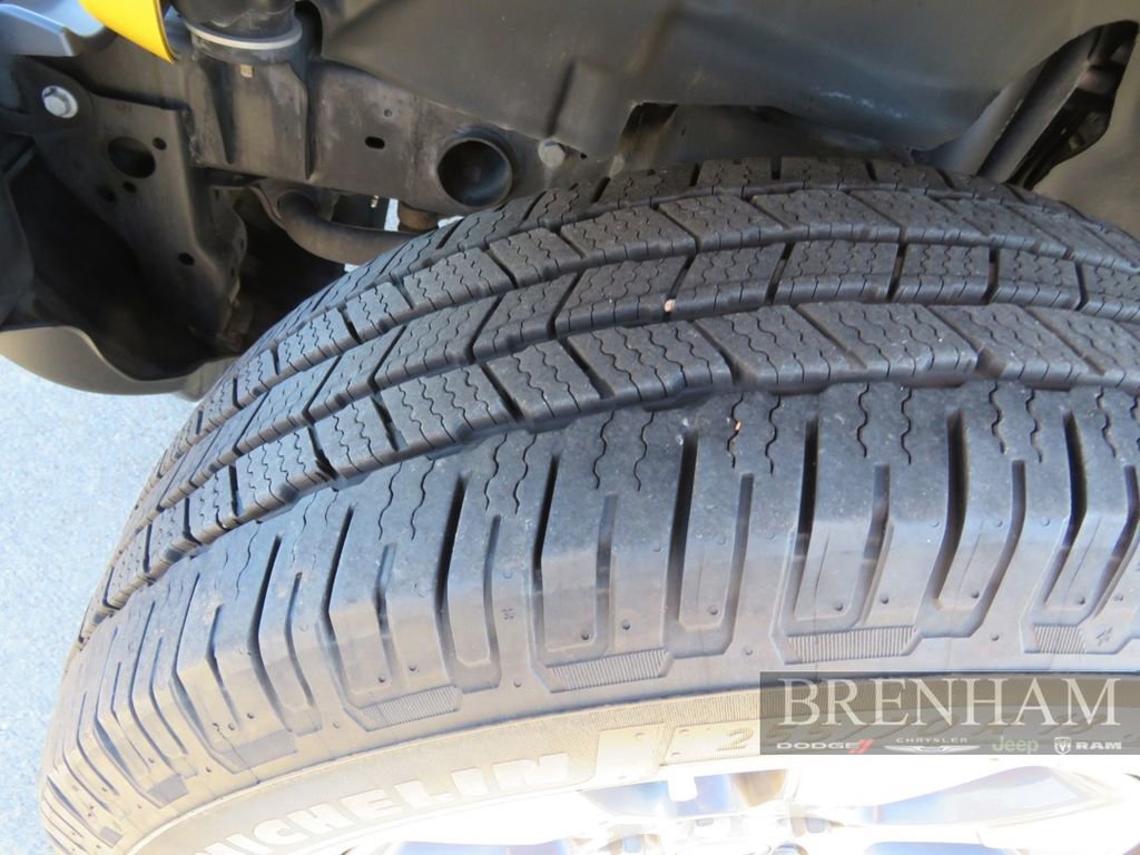 Used 2019 Jeep Wrangler Unlimited Sahara image 11