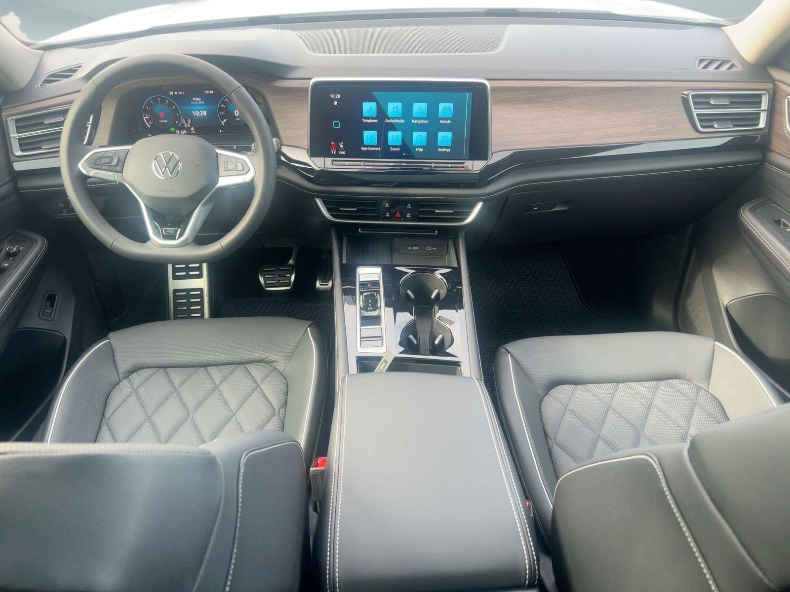 New 2026 Volkswagen Atlas SEL Premium R-Line image 16