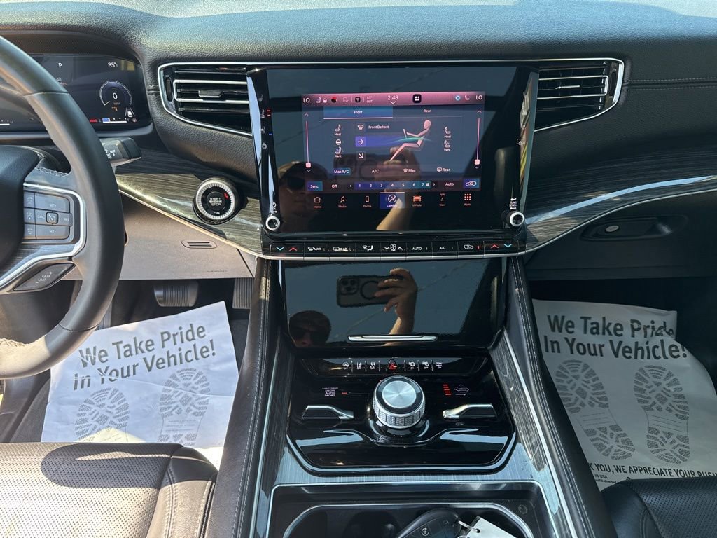 Certified 2022 Jeep Wagoneer Series II w/ Convenience Group I image 9