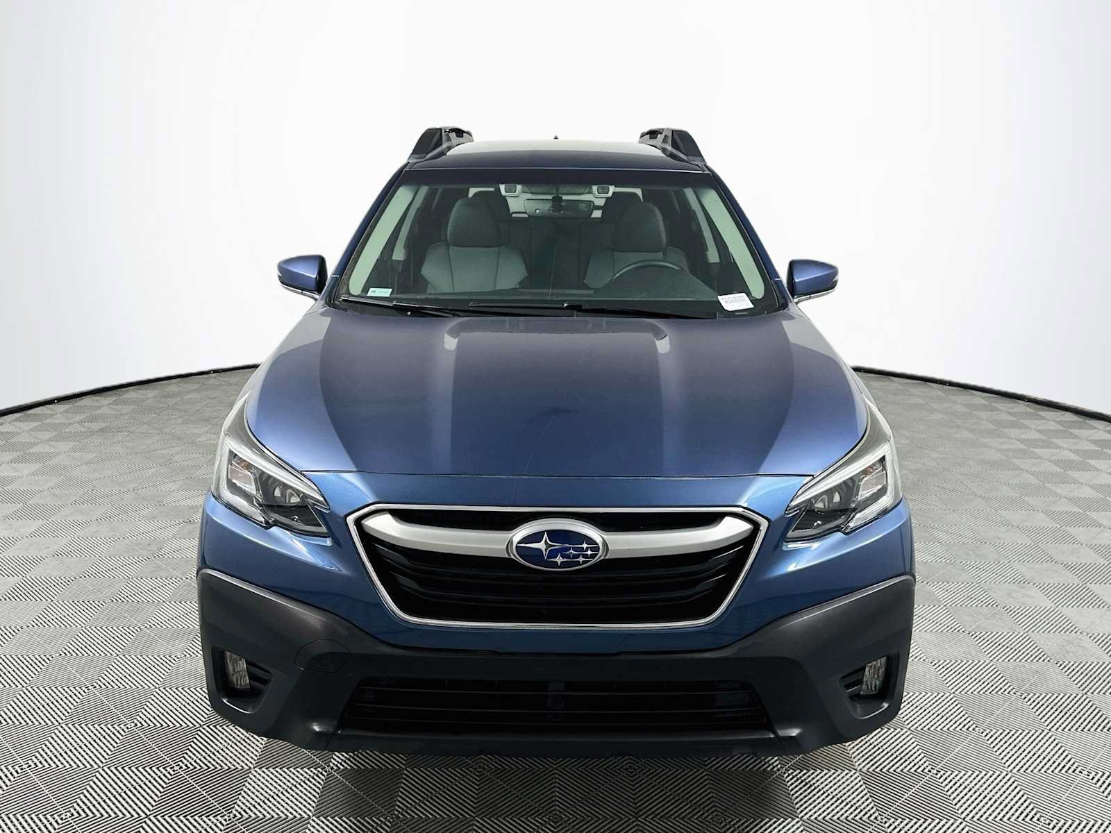 Used 2020 Subaru Outback Premium w/ Popular Package #1 AWD/4WD image 2