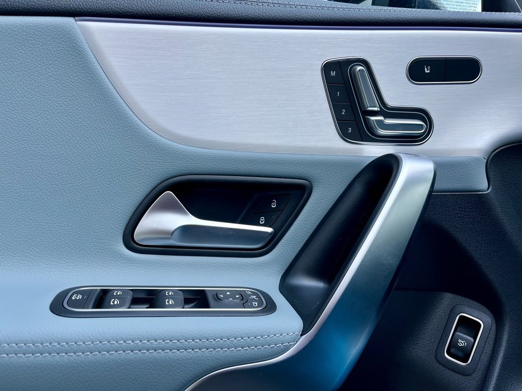 Used 2025 Mercedes-Benz CLA 35 AMG 4MATIC image 14