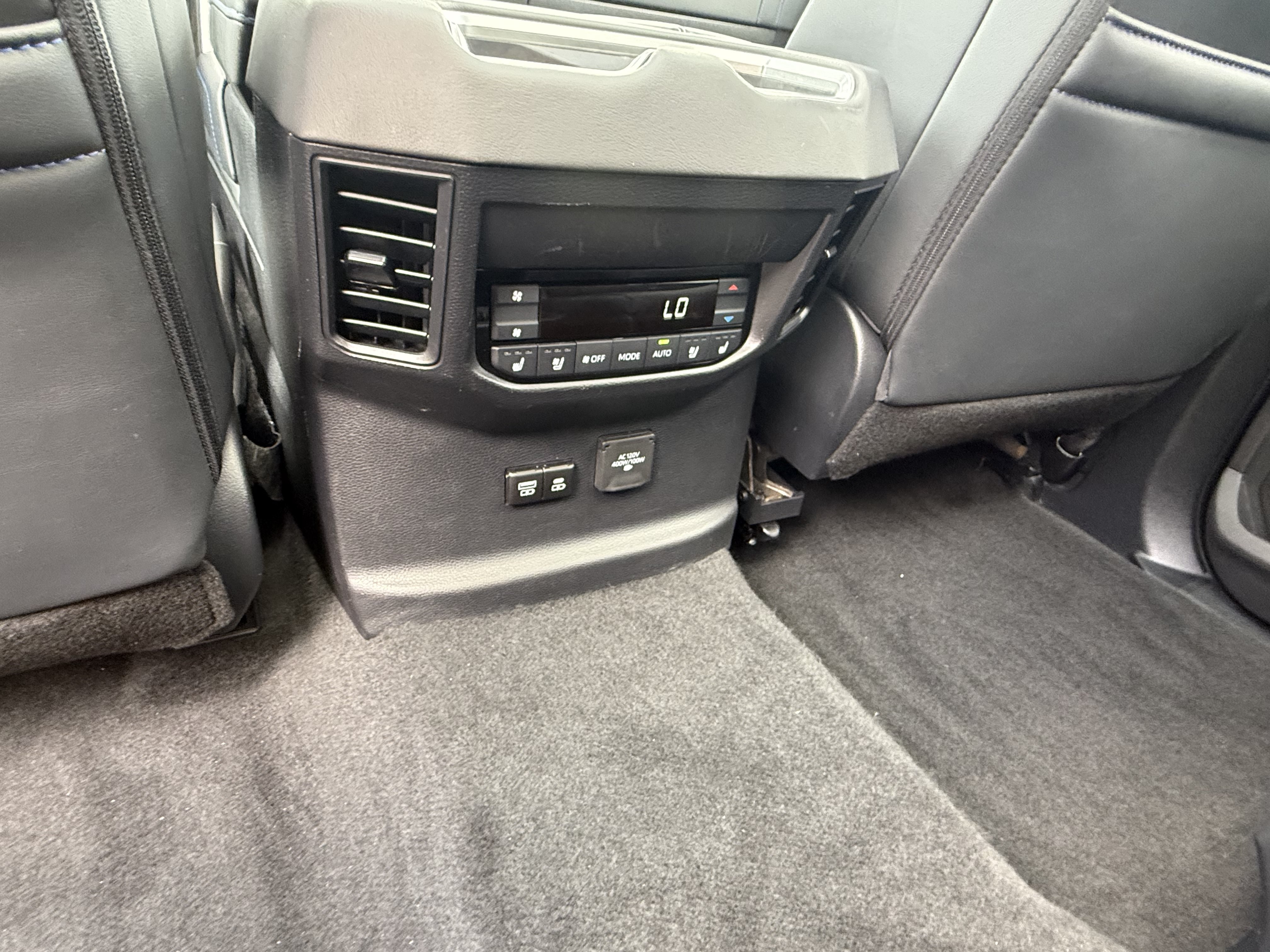 Certified 2025 Toyota Sequoia Platinum AWD/4WD image 37