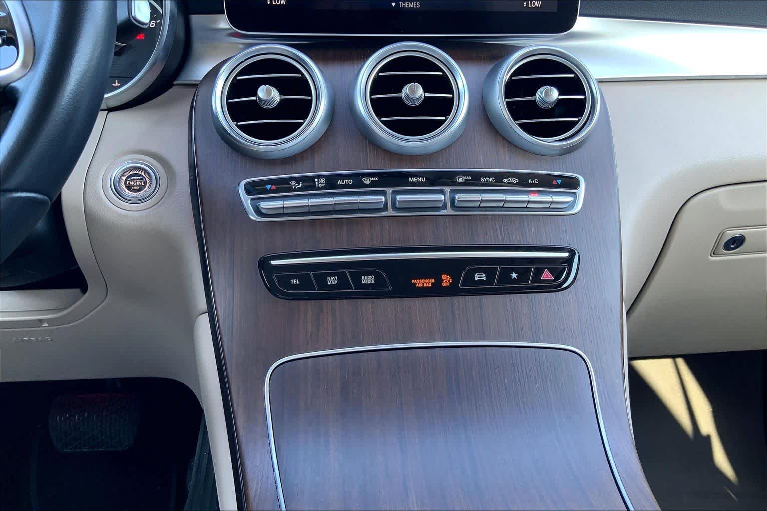 Used 2021 Mercedes-Benz GLC 300 image 31