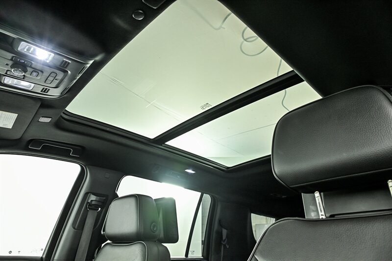Used 2021 GMC Yukon XL Denali w/ Denali Premium Package AWD/4WD image 17