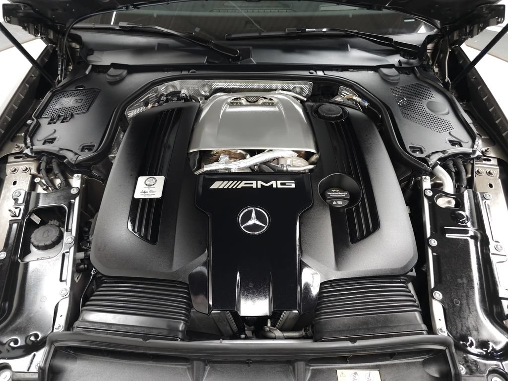 Used 2022 Mercedes-Benz SL 55 AMG 4MATIC w/ Driver Assistance Package image 39