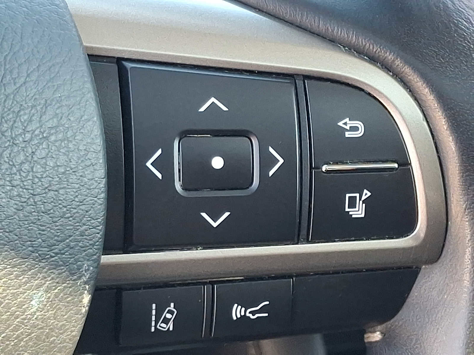 Used 2020 Lexus RX 350 AWD w/ Premium Package image 24