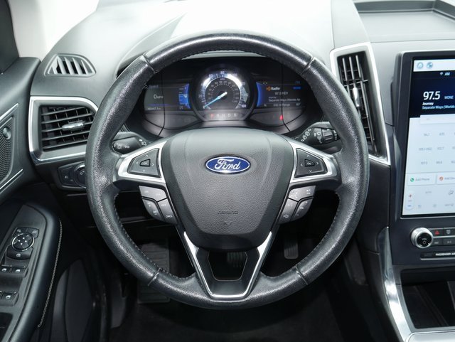 Used 2022 Ford Edge Titanium image 17