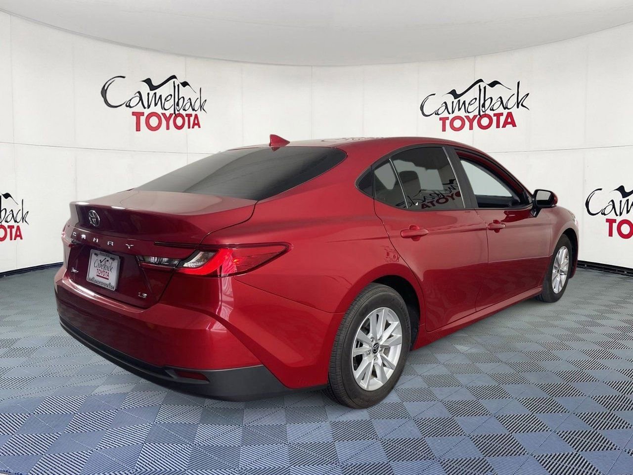 Used 2025 Toyota Camry LE image 8
