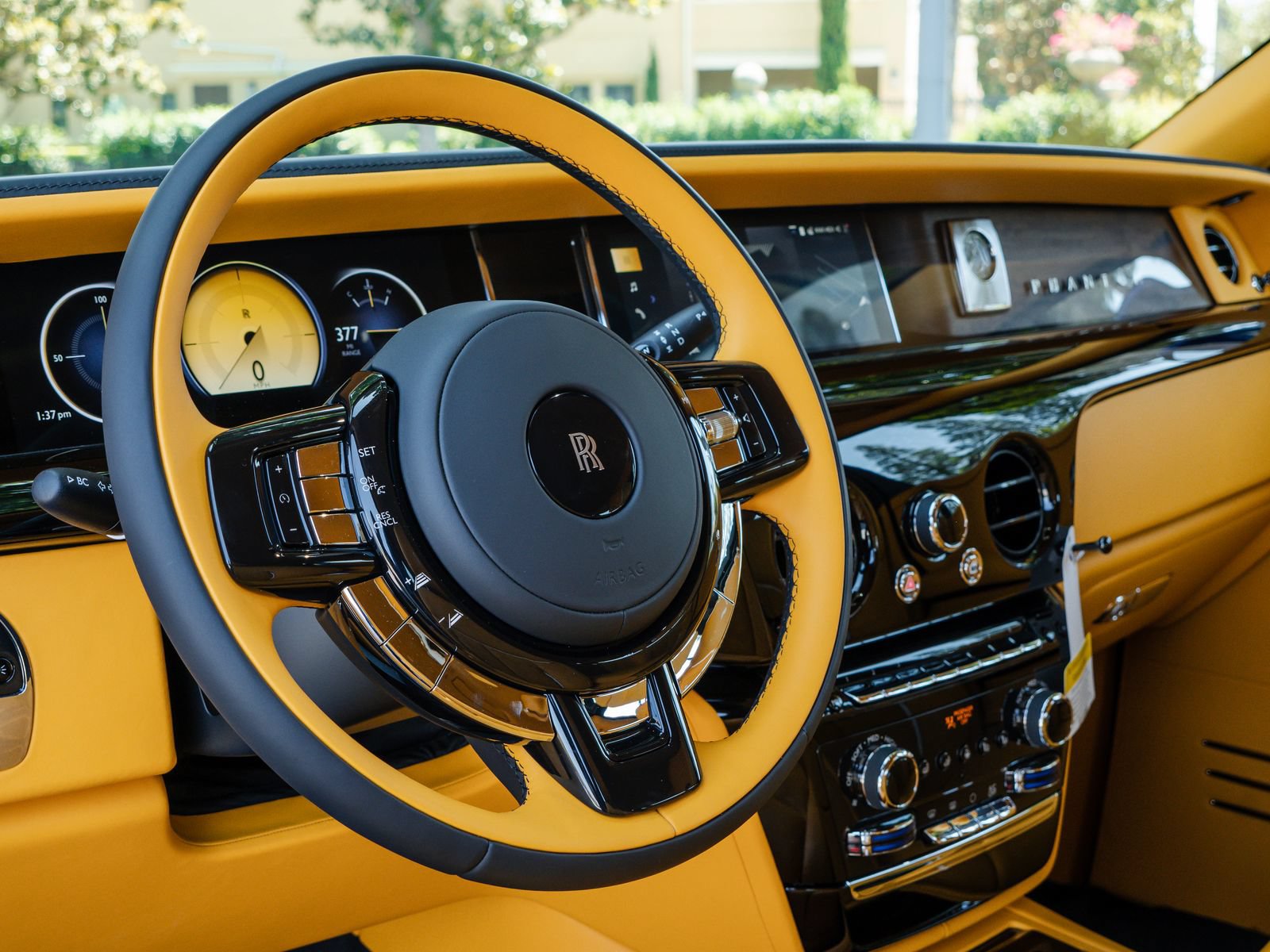 New 2027 Rolls-Royce Phantom Sedan RWD image 16