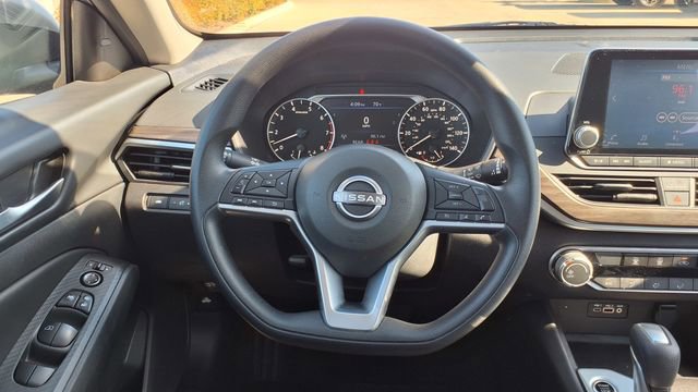 Used 2025 Nissan Altima 2.5 SV image 20