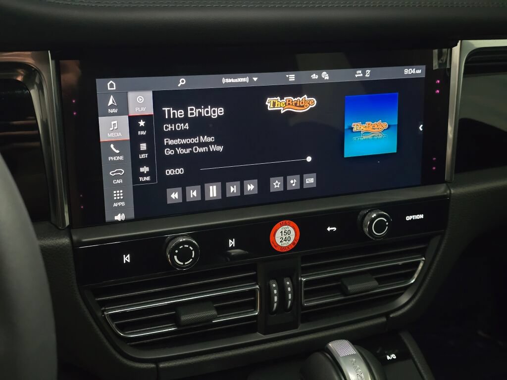 Certified 2026 Porsche Macan AWD/4WD image 16