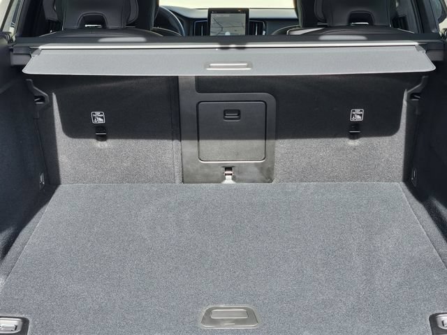 New 2026 Volvo XC60 B5 Plus w/ Climate Package AWD/4WD image 17