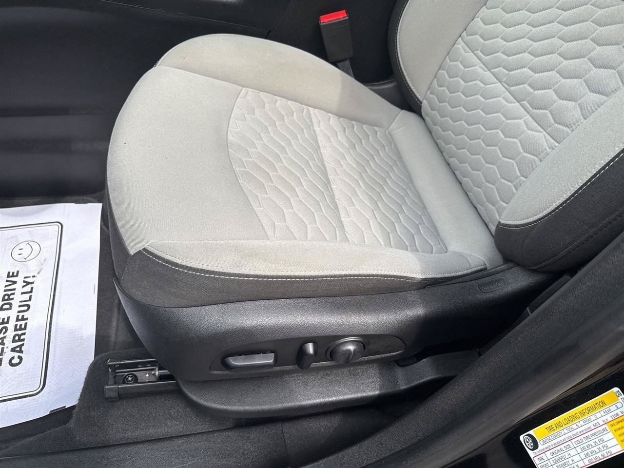 Used 2019 Chevrolet Equinox LT FWD image 29