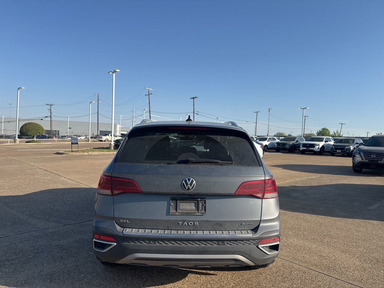 Used 2022 Volkswagen Taos SEL image 17