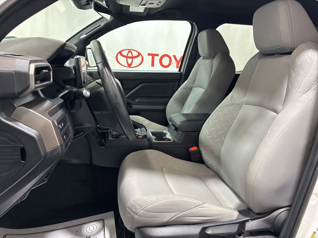 Used 2024 Toyota Tacoma SR5 AWD/4WD image 23