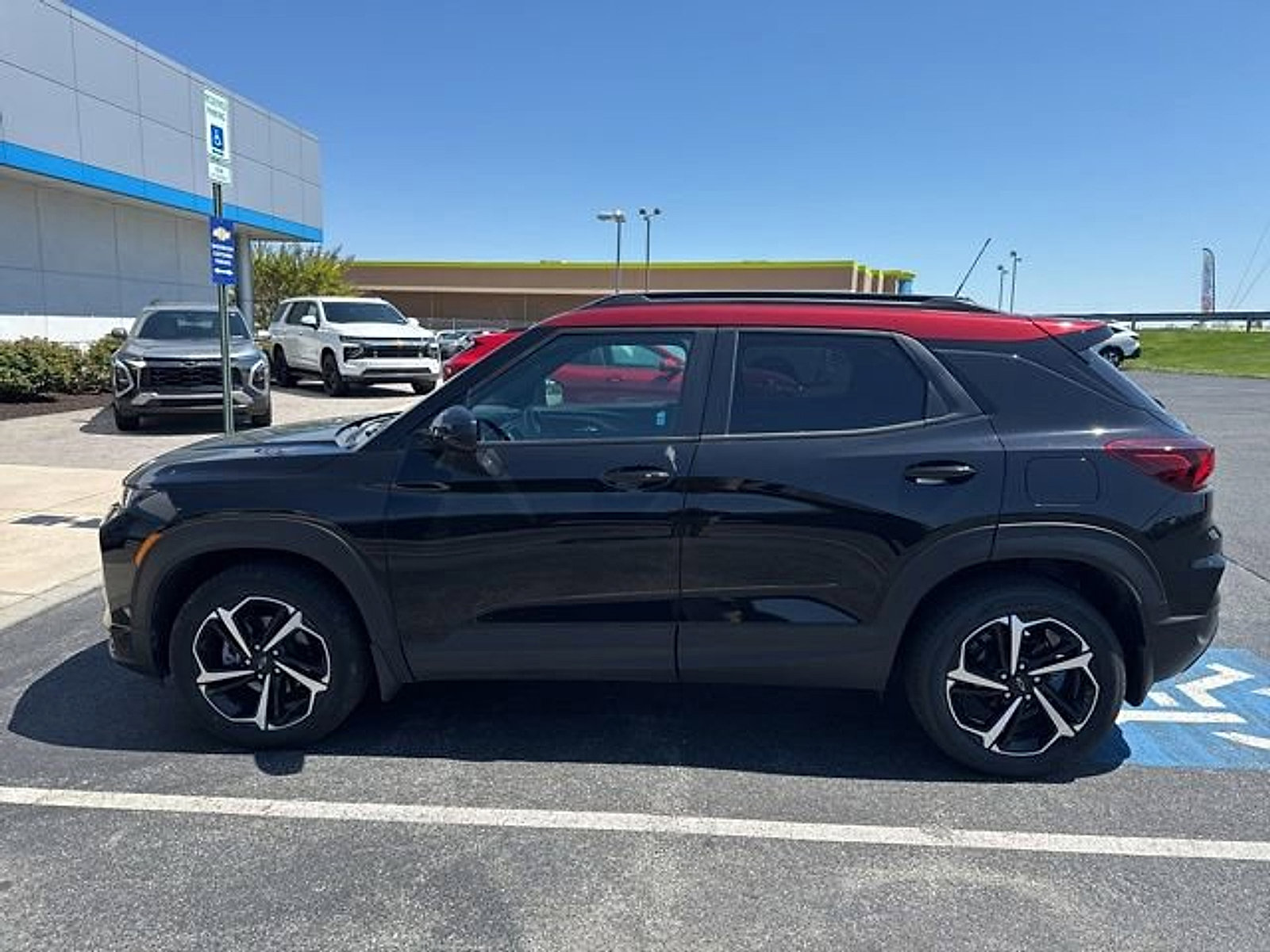 Used 2023 Chevrolet TrailBlazer RS w/ Convenience Package image 5