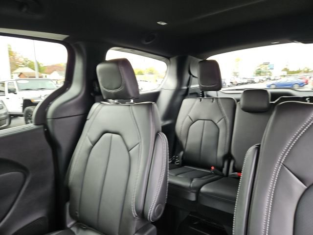 New 2026 Chrysler Pacifica Select FWD image 20
