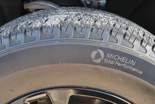 Used 2023 Chevrolet Tahoe LT w/ Luxury Package image 27