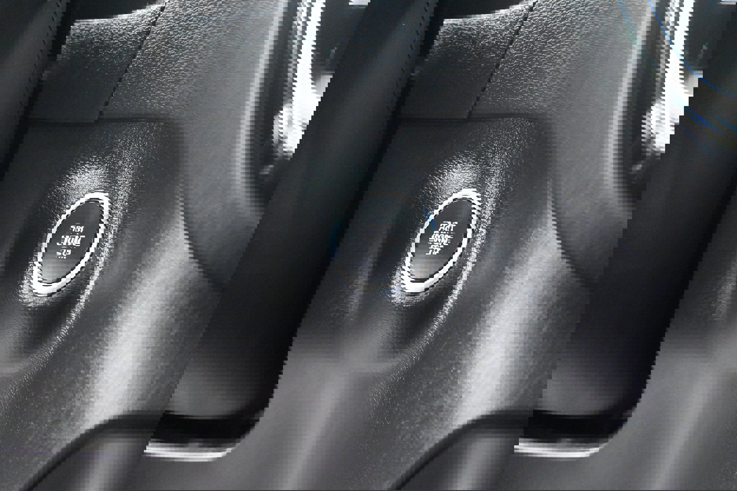 Used 2020 Volvo XC40 T5 R-Design image 9