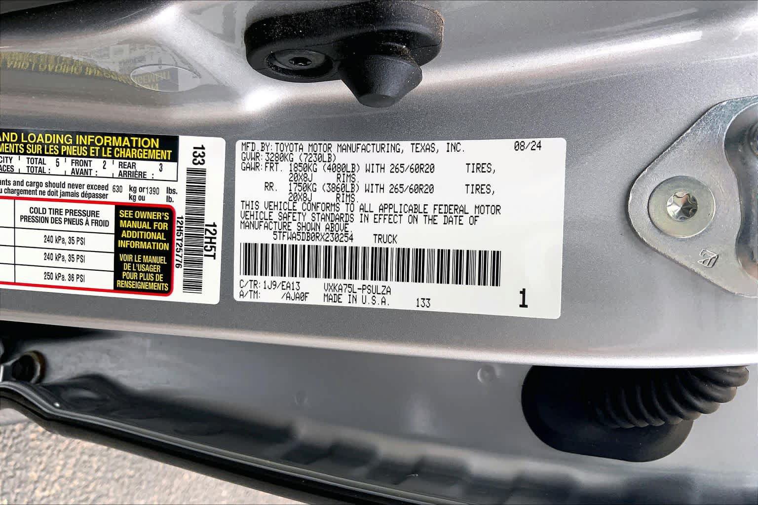 Used 2024 Toyota Tundra Limited AWD/4WD image 37