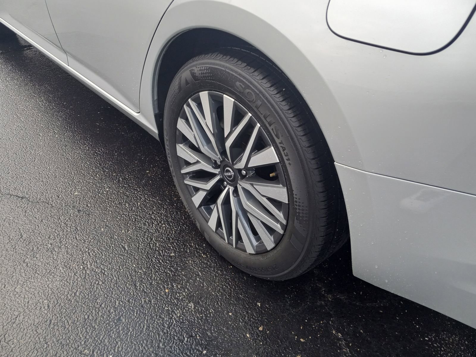 Used 2024 Nissan Altima 2.5 SV image 11