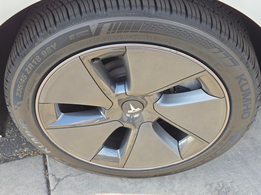 Used 2023 Tesla Model 3 Standard Range RWD image 11