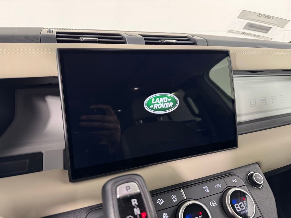Used 2024 Land Rover Defender 130 S image 21