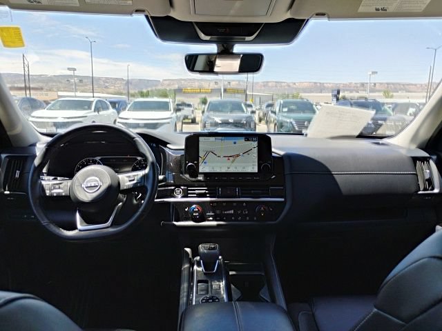 Used 2023 Nissan Pathfinder SL w/ Lighting Package (N92) AWD/4WD image 15