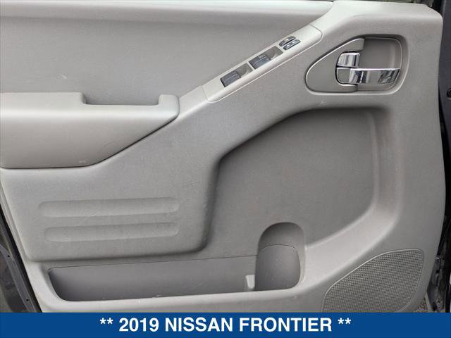 Used 2019 Nissan Frontier SV image 10