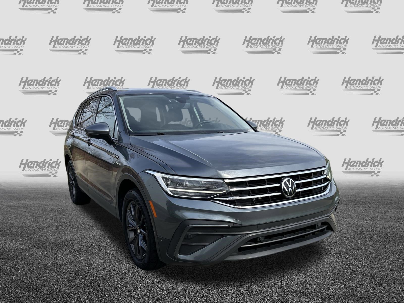 Used 2022 Volkswagen Tiguan SE image 2