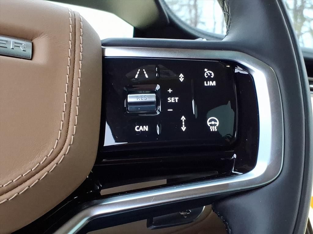 New 2025 Land Rover Range Rover Sport SE AWD/4WD image 17