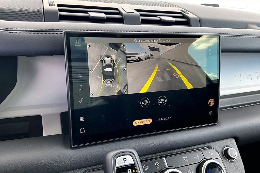 Used 2025 Land Rover Defender 90 X-Dynamic SE image 14