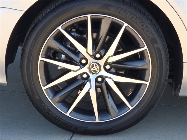 Used 2022 Toyota Camry XLE image 9