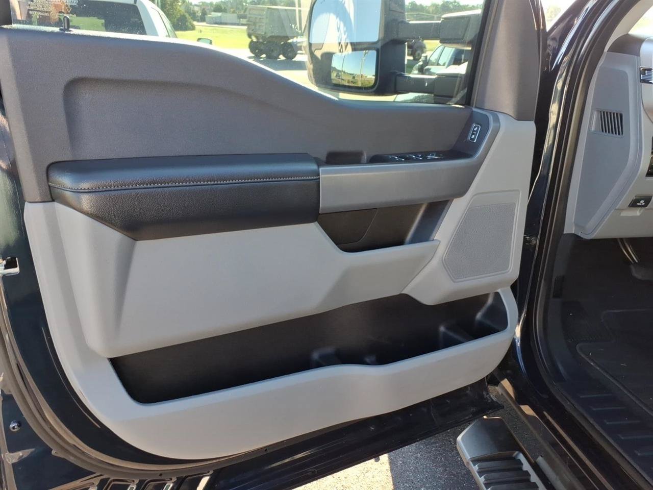 Used 2024 Ford F350 XL w/ STX Appearance Package AWD/4WD image 13