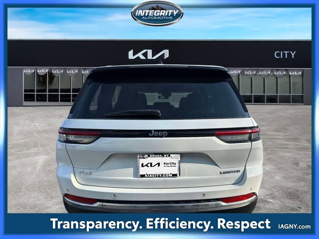Used 2022 Jeep Grand Cherokee Limited AWD/4WD image 5