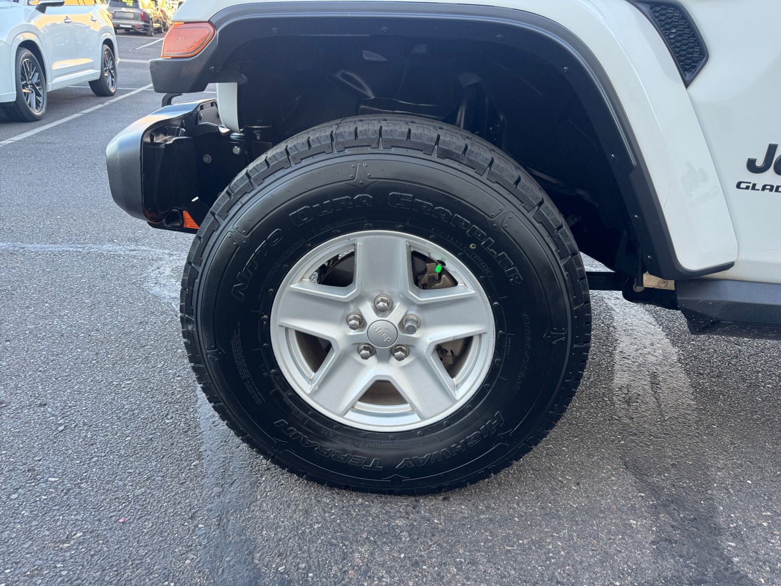 Used 2021 Jeep Gladiator Sport image 26