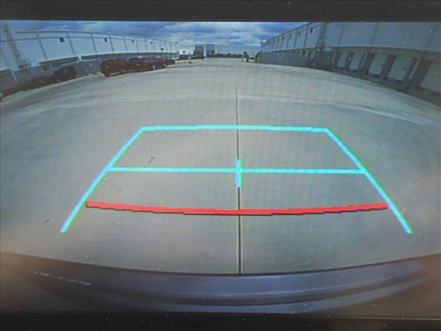 Used 2021 Toyota Highlander XLE FWD image 11